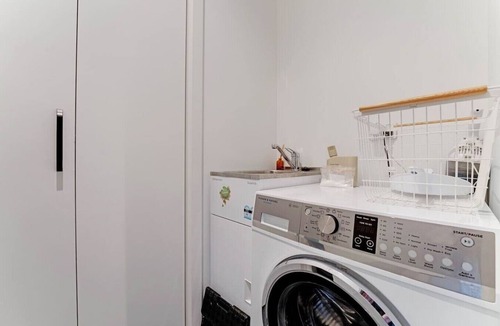 Eden Terrace Apartment | The Eden Terrace Retreat with Parking and Balcony