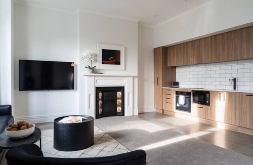 Dunedin City Centre Apartment | The Edinburgh House