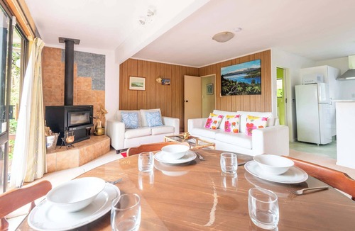 Lake Tarawera House | The Enclave - Lake Tarawera Views, Sleeps 6