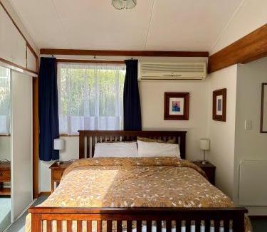 Dunedin Apartment | The Fantail's Nest - cosy & quiet studio apartment
