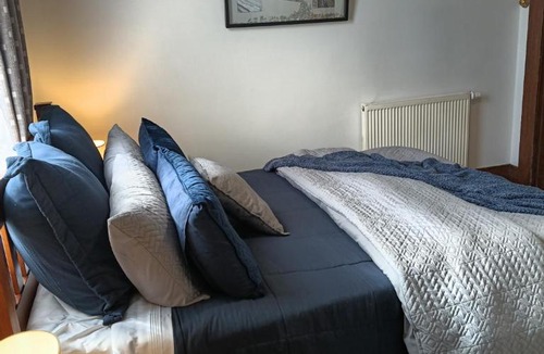 Benhar House | The Fern & Thistle Boutique Accommodation- Drinks, Hotpool, Sauna