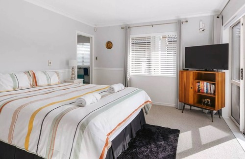 Papamoa Beach House | The Full Monty - Papamoa - Beyonder Holiday Homes