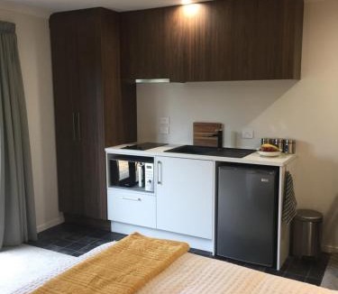 Te Anau Bed & Breakfast | The Garden Room at Te Anau Country Accommodation