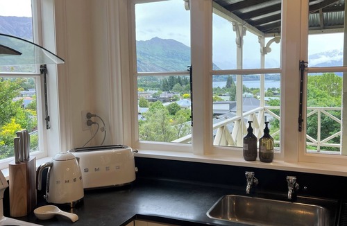 Wanaka Ski Chalet | The Gingerbread Chalet: Huge Alpine & Lake Wanaka views