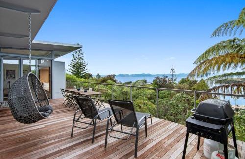 Ngaio Bay House | The Glass House - Kaiteriteri Holiday Home