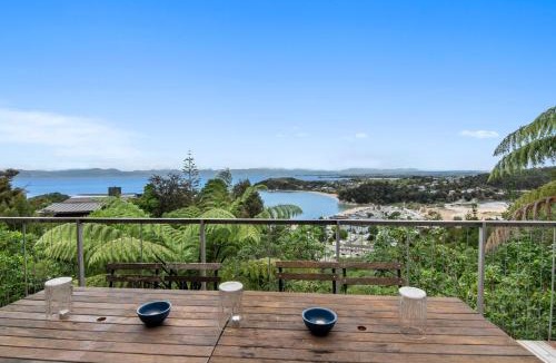 Ngaio Bay House | The Glass House - Kaiteriteri Holiday Home