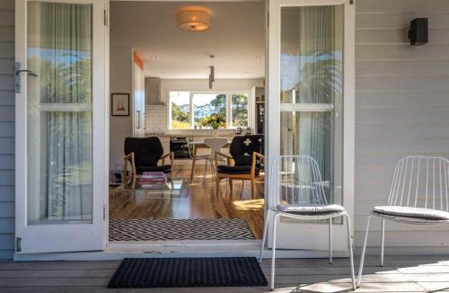 Oneroa House | THE GRAPE SHED COTTAGE - Coast & Country
