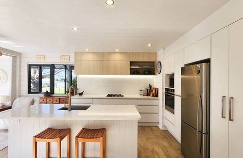 Hahei House | The Heart of Hahei, a modern and central home only steps away from shops/beach