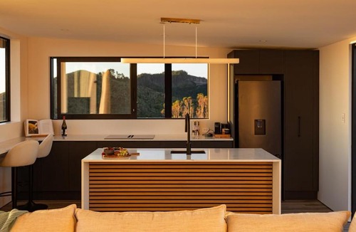 Paraparaumu House | The Hide Kapiti Accommodation