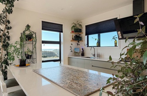 Hokitika House | The Highland - Sunset Ridge