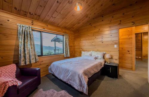 Ngaruawahia House | The Hilltop Haven