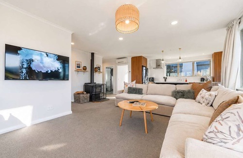 Lake Tekapo House | The Horizon | Lake Tekapo Views | 3BR + BBQ