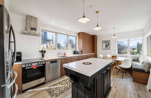 Lake Tekapo House | The Horizon | Lake Tekapo Views | 3BR + BBQ