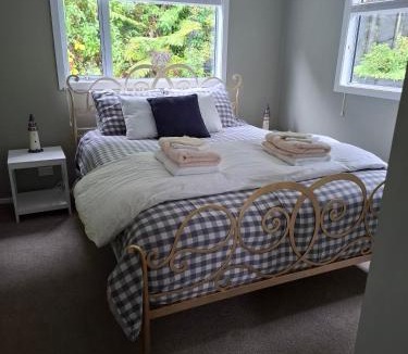 Te Mata House | The Lighthouse - Te Mata Holiday Home