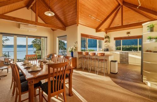 Rototai House | The Lion House - Rotoiti Lakefront Beach & Jetty