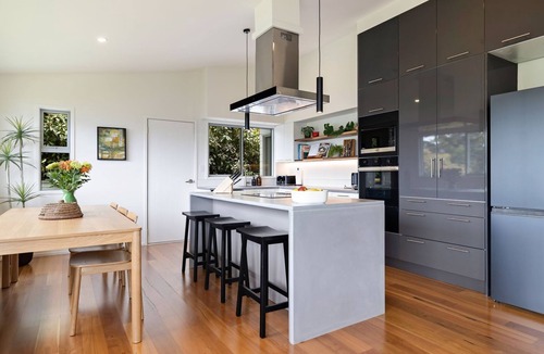 Fernhill House | The Lochy Lookout is a stunning Queenstown retreat, with sweeping views over Lake Wakatipu & Remarks