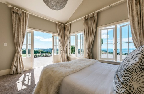 Oneroa House | The Lodge at Mudbrick