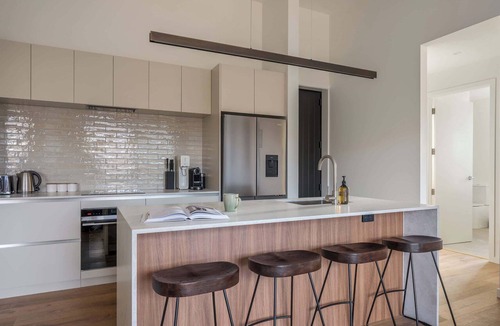Lake Hayes House | The Lookout, BBQ, Free Parking, AC, Heating