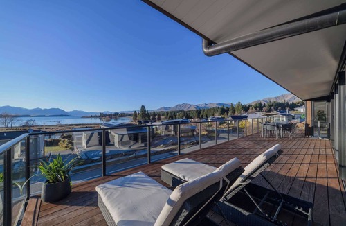 Lake Tekapo House | The Lookout Pollock House