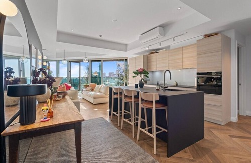 Newton Apartment | The Margot by Homello | Designer Apartment | Sky Tower Views | Ponsonby