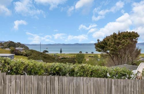 Merita House | The Mermaid's Rest - Whatuwhiwhi Holiday Home