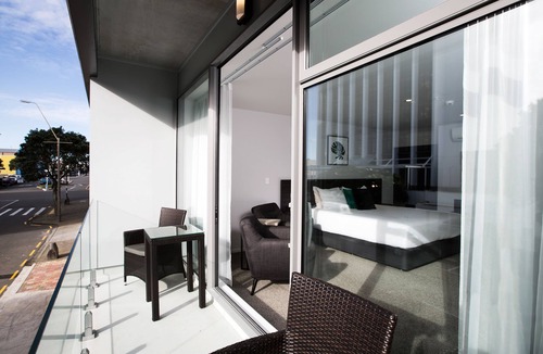 New Plymouth CBD Hotel | The Metrotel Motel
