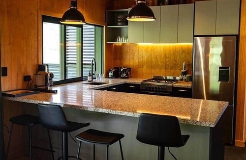 Te Aroha West House | The Miners Retreat, Waiorongomai
