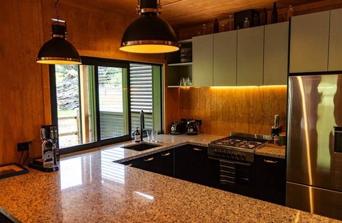 Te Aroha West House | The Miners Retreat, Waiorongomai