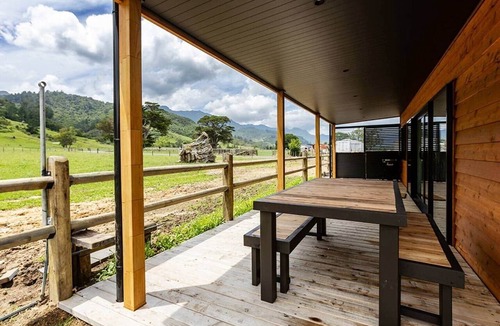 Te Aroha West House | The Miners Retreat, Waiorongomai