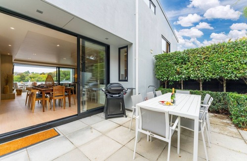 Two Mile Bay Apartment | The Moorings Apartment 6