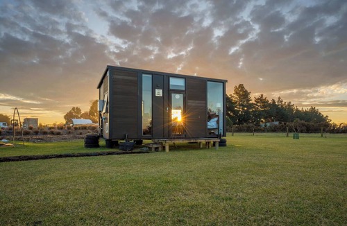 Waikuku Beach House | The Morning Meadow X by Tiny Away