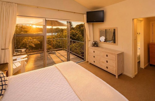 Waiheke Island House | The Palms - Sea Views near Sandy Bay