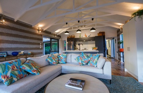 Omiha House | The Pavilion, Ōmiha - Welcome to The Pavilion, Ōmiha, a stunning premium holiday home nestled in the picturesque surroundings of unspoiled Ōmiha, a sanctuary for the island's native birdlife and flora. This exquisite two-bedroom, two-bathroom retreat