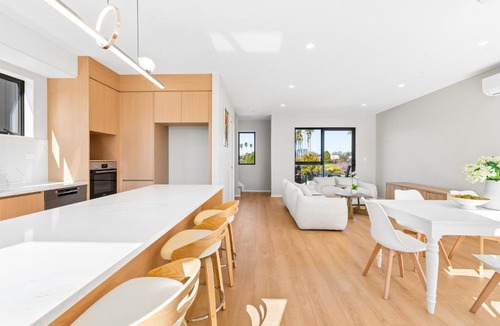 Otahuhu Villa | The Peninsula Holiday House