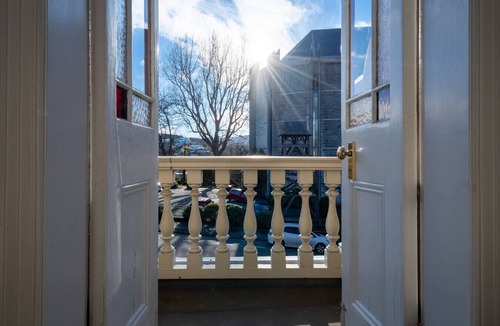 Dunedin City Centre Apartment | The Peninsula House - Luxury Townhouse