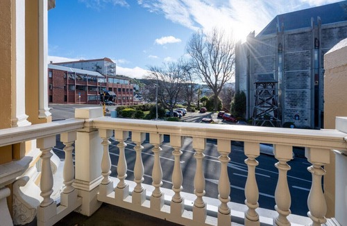 Dunedin City Centre Apartment | The Peninsula House - Luxury Townhouse