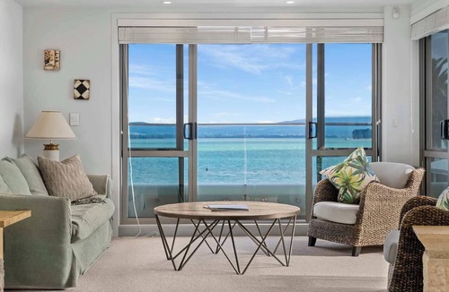 Mount Maunganui Apartment | The Penthouse Pad