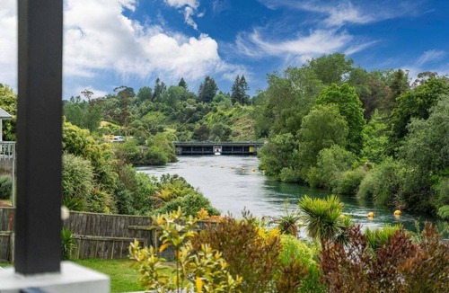 Nukuhau House | The Pier Taupo