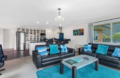 Pohara House | The Pohara Beach Life