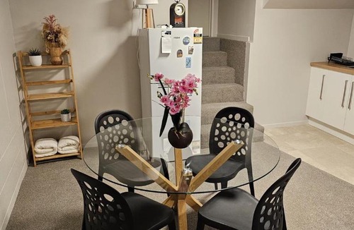 Bell Block Apartment | The Private Guest suite Sleeps 4