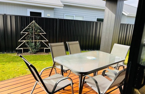 Nukuhau House | The private smart studio
