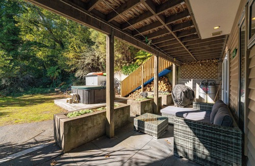 Turangi House | The Roost - Turangi Holiday Home
