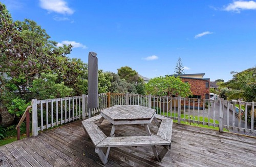 Papamoa Beach Cottage | The Salty Air Bach - Papamoa Beach
