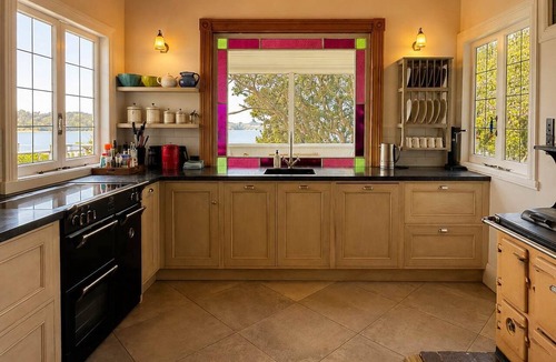Oneroa House | The Sanctuary - Hot Tub & Huruh Bay Views