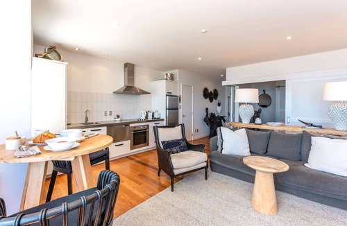 Onetangi Apartment | The Sands Apt 9 - Sea views Onetangi Beach