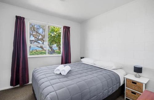 Tutukaka Hotel | The Sands Motel Absolute Beachfront Tutukaka