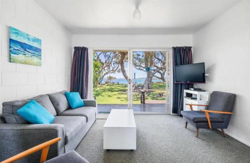 Tutukaka Hotel | The Sands Motel Absolute Beachfront Tutukaka