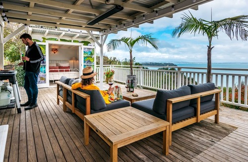 Oneroa Cottage | The Settlers Hut