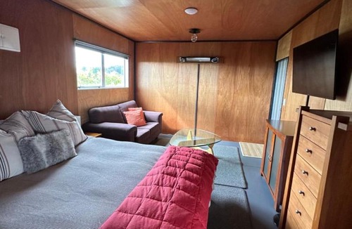 Mapua Apartment | The shed with a view