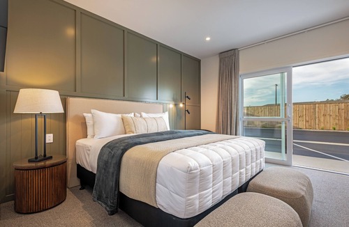 Bulls Hotel | The Stables Motel